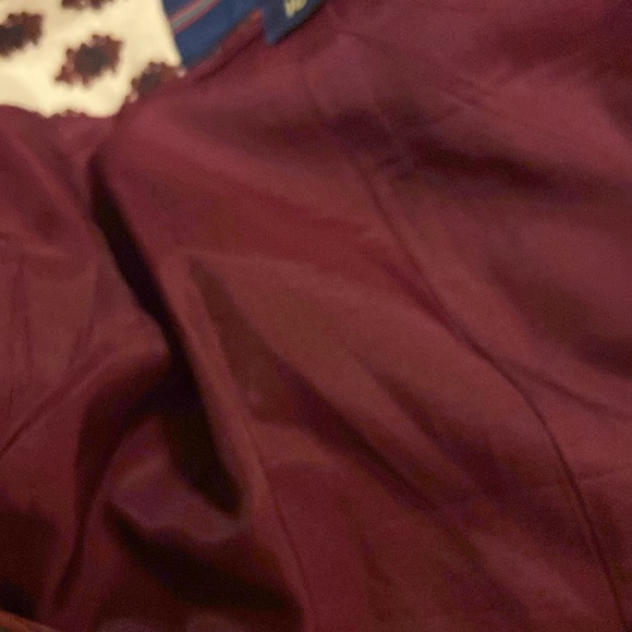 Breeches Vintage maroon wrap print skirt size 10 lined. - Picture 5 of 5